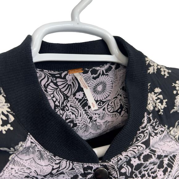 Free People Bomber Jacket Black Purple Floral Snap Close Lightweight Boho Size S - Picture 5 of 12